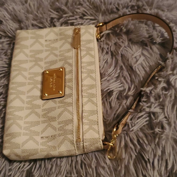 Michael Kors clutch - Picture 4 of 4
